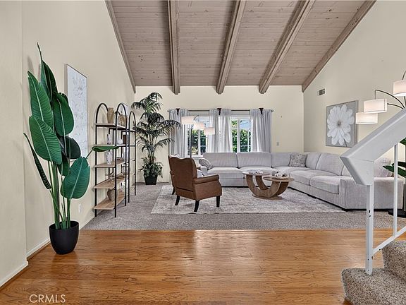 3rd image of 2082 Lindengrove St
