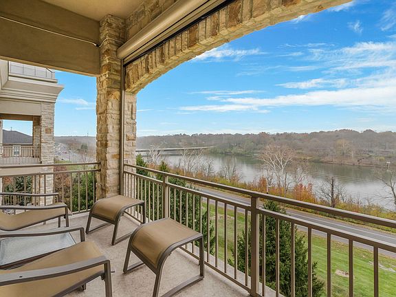 2nd image of 5735 Newbank Cir APT 303