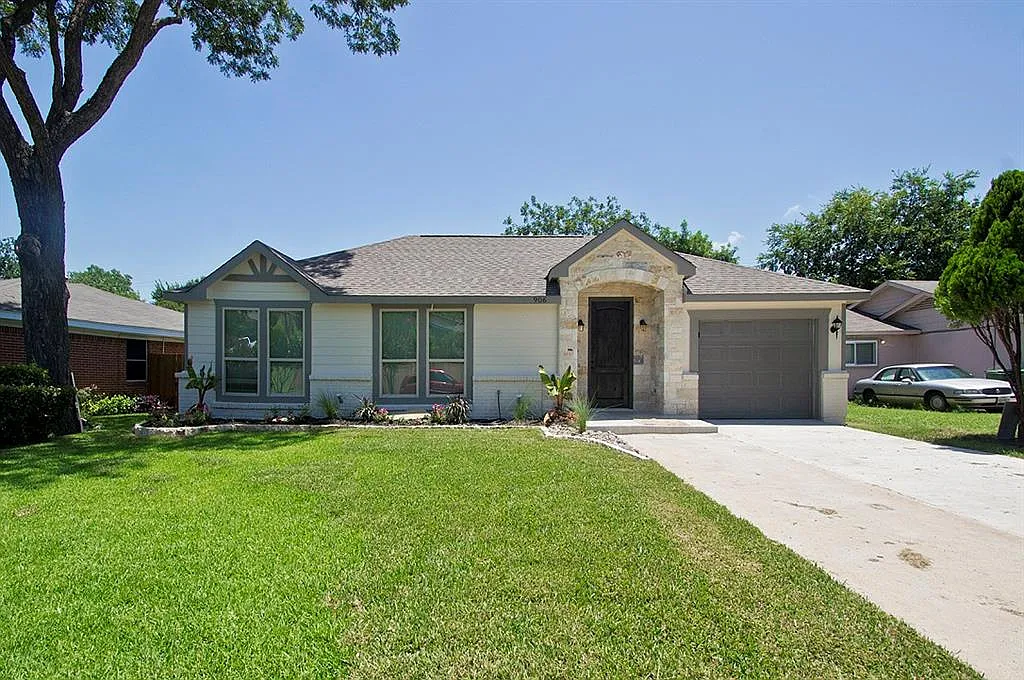 906 Curtis Dr photo 1