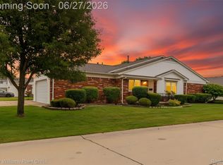 31980 Mark Adam Lange #12, Warren, MI 48093