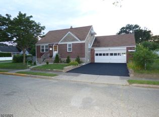 121 E 53rd St, Elmwood Park, NJ 07407