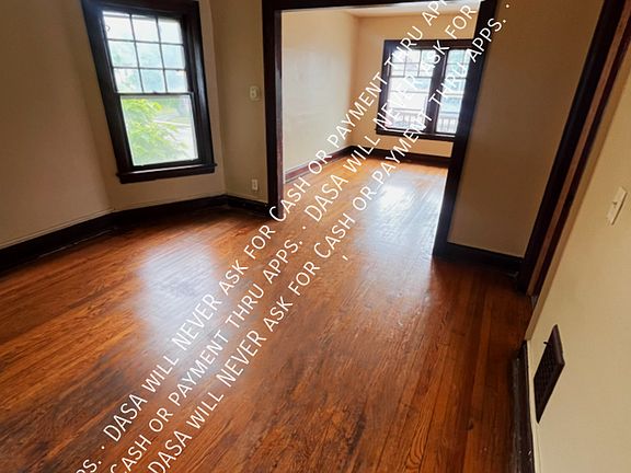 3rd image of 490 E Ferry St