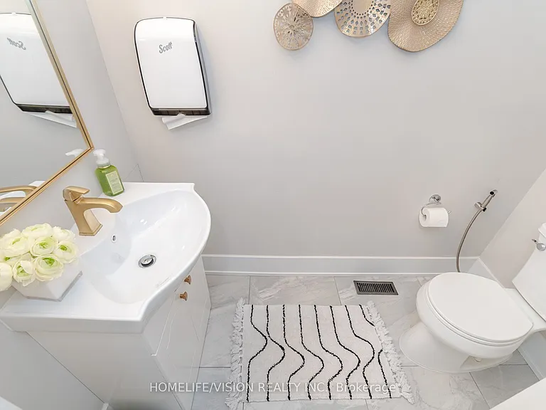 1298 Bunsden Ave — Photo 17