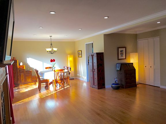 Built in Wet Bar