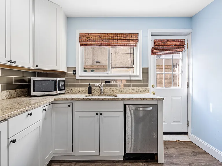 2420 S Percy St — Photo 11