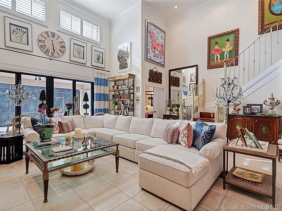 5th image of 5010 NW 93rd Doral Pl