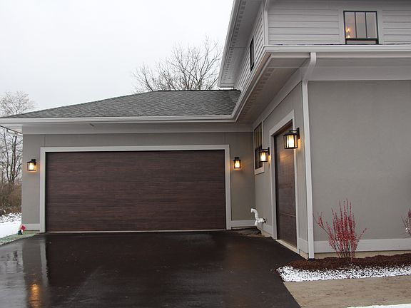 3rd image of 3851 Balsam Waters Dr NE