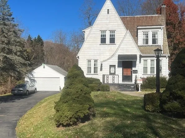 310 W Meyer Ave, New Castle, PA 16105