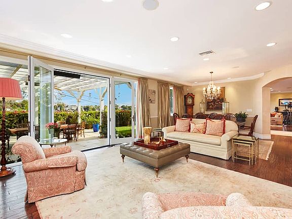 3rd image of 1088 Villa Grove Dr