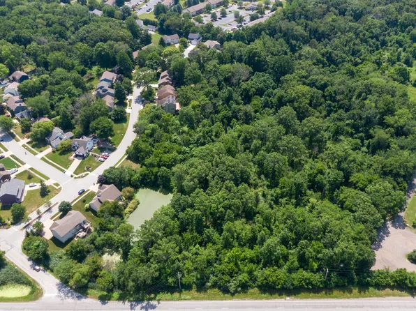 860 Quail Ridge Cir, Porter, IN 46304