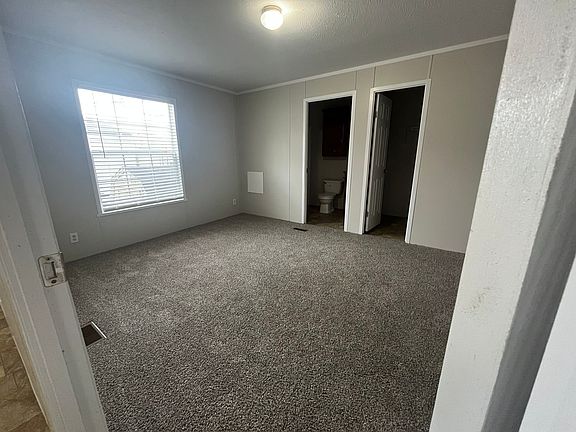 3rd image of 1012 NW 61st Ter