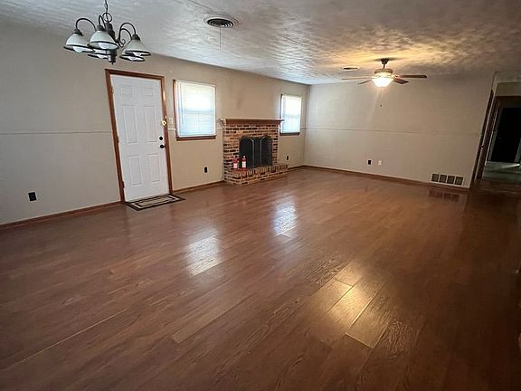 3rd image of 2473 Campus Ct