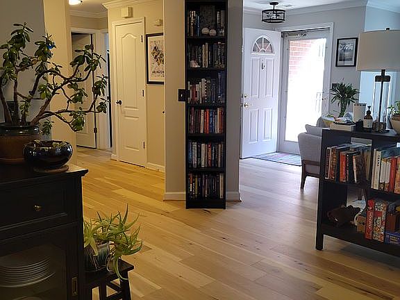 5th image of 6932 Fairfax Dr Unit 200