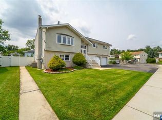 5 La Rosa Dr, Little Ferry, NJ 07643
