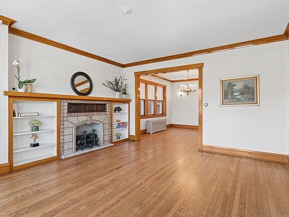 4th image of 5546 N Austin Ave #1