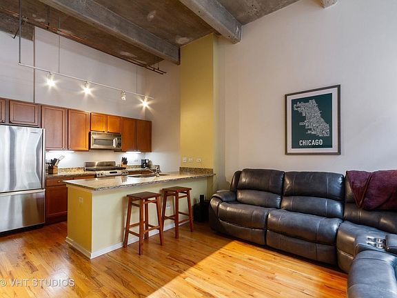 4th image of 1735 N Paulina St APT 208