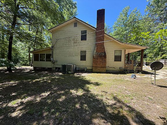 2nd image of 152 Fairgrounds Rd