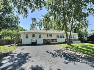 9959 Countryside Rd, Lenexa, KS 66215