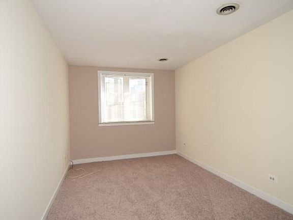 2nd image of 2725 N Clark St #Z40bhgs9t