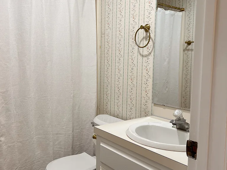 1270 Ebenezer Rd — Photo 10