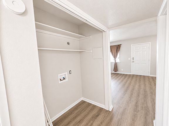 3rd image of 1111 E Cochise St APT 8
