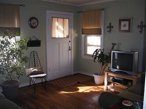 3rd image of 708 Oakland Ave