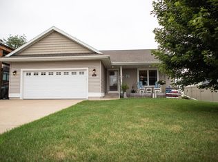 1141 Pinewood Ct, Sparta, WI 54656