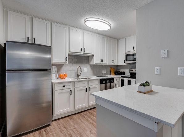 The Apex | 15101 Greenhaven Dr, Burnsville, MN
