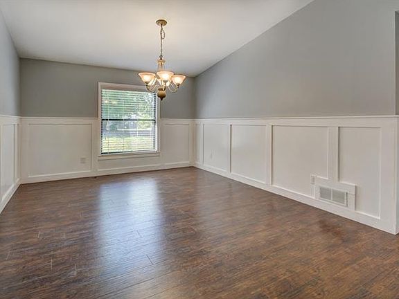 5th image of 940 Marquette Ct