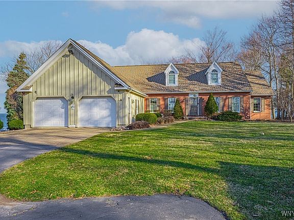 Extremely well built, 3BR/3.2Bath, 3770 sq ft