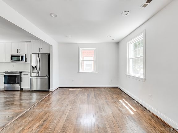 4th image of 3028 Maplewood Ave