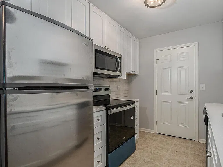 2611 Holton Ave #7 — Photo 15
