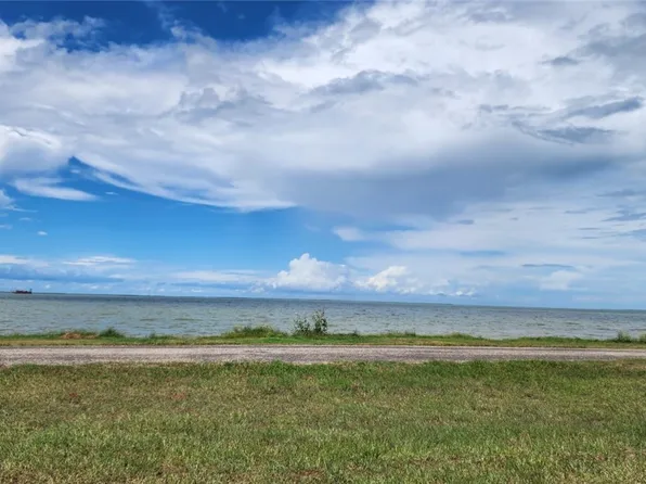 1 Lajoie Ave, Pt Lavaca, TX 77979