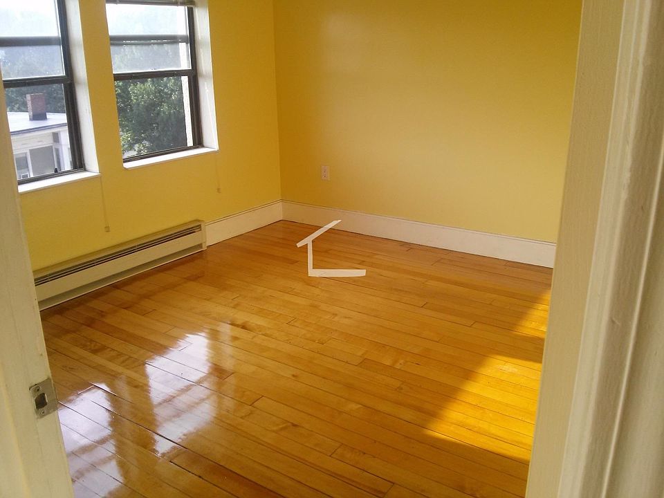 2nd image of 2 Centre Street Ter #Jc9