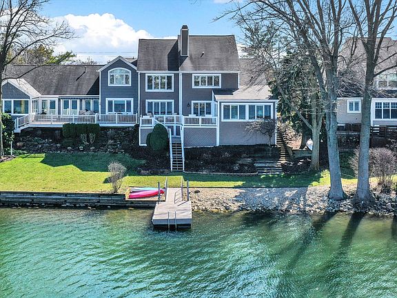 4th image of 3732 Bay Road South Dr
