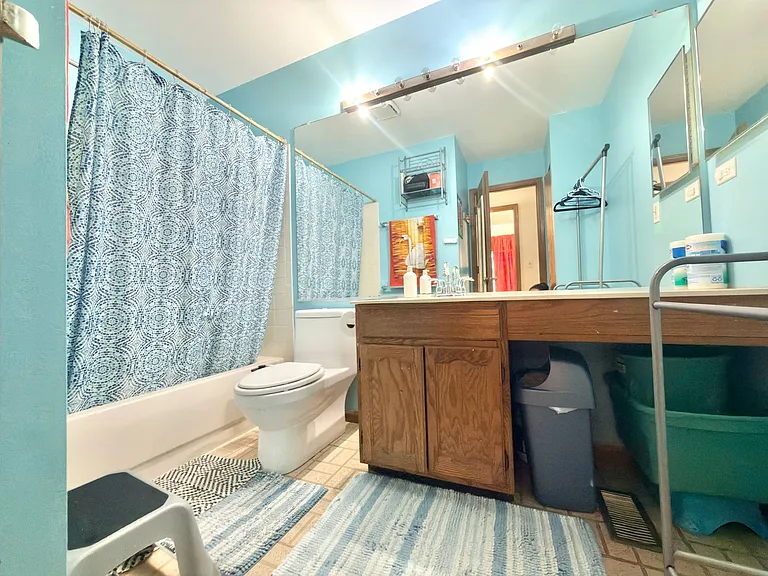 1464 Farrington Ln — Photo 14