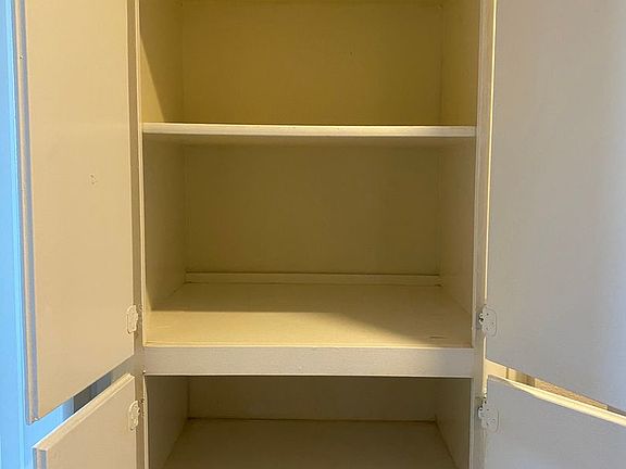 3rd image of 1025 N Tippecanoe Ave Unit 231