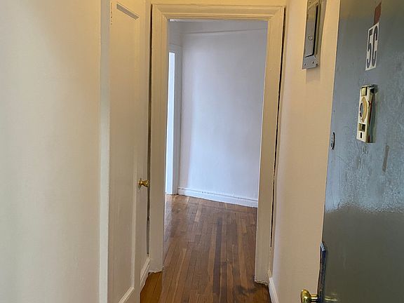 3rd image of 744 Coster St #F05