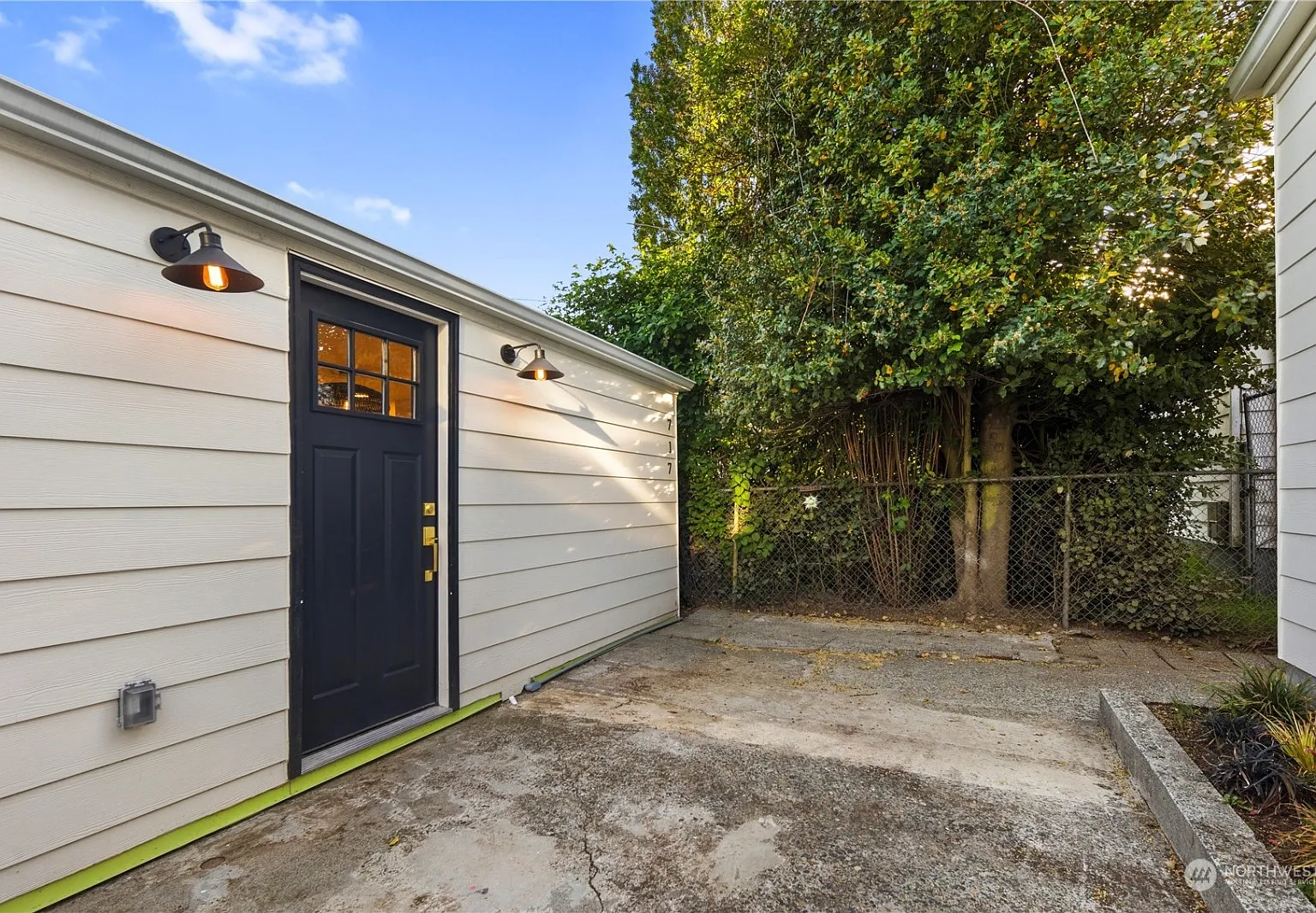 1 bed, 400 sqft, $1,995 — Photo 3