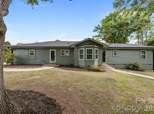 6109 Cora St, Charlotte, NC 28216