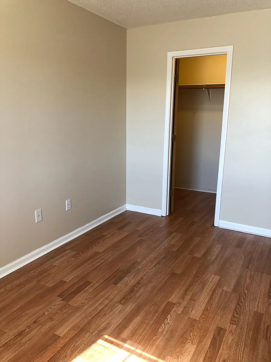 Building Photo - 67 Sylvan Ave #2