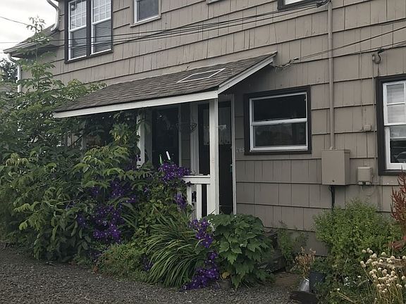 2nd image of 718 Franklin St SE