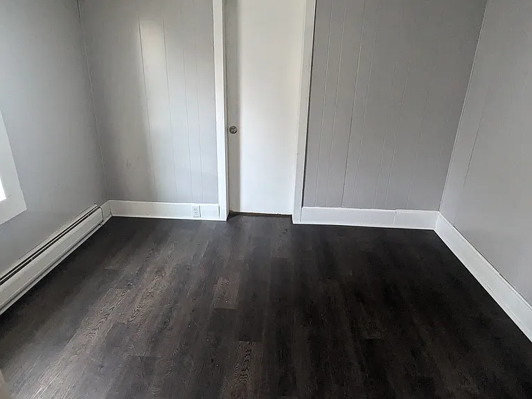 111 Center St — Photo 3