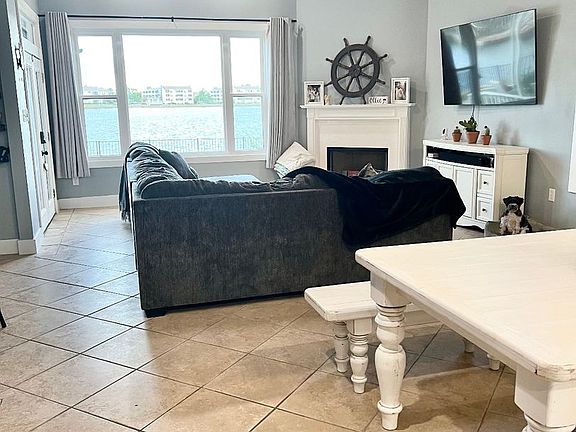4th image of 1253 Marina Dr