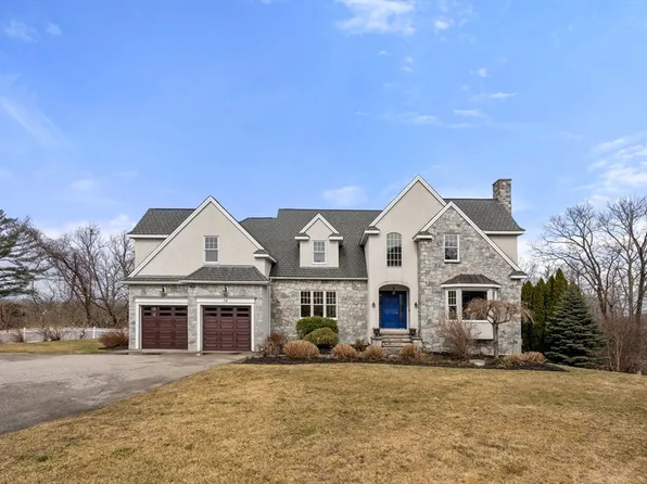 34 Canterbury St, Hingham, MA 02043