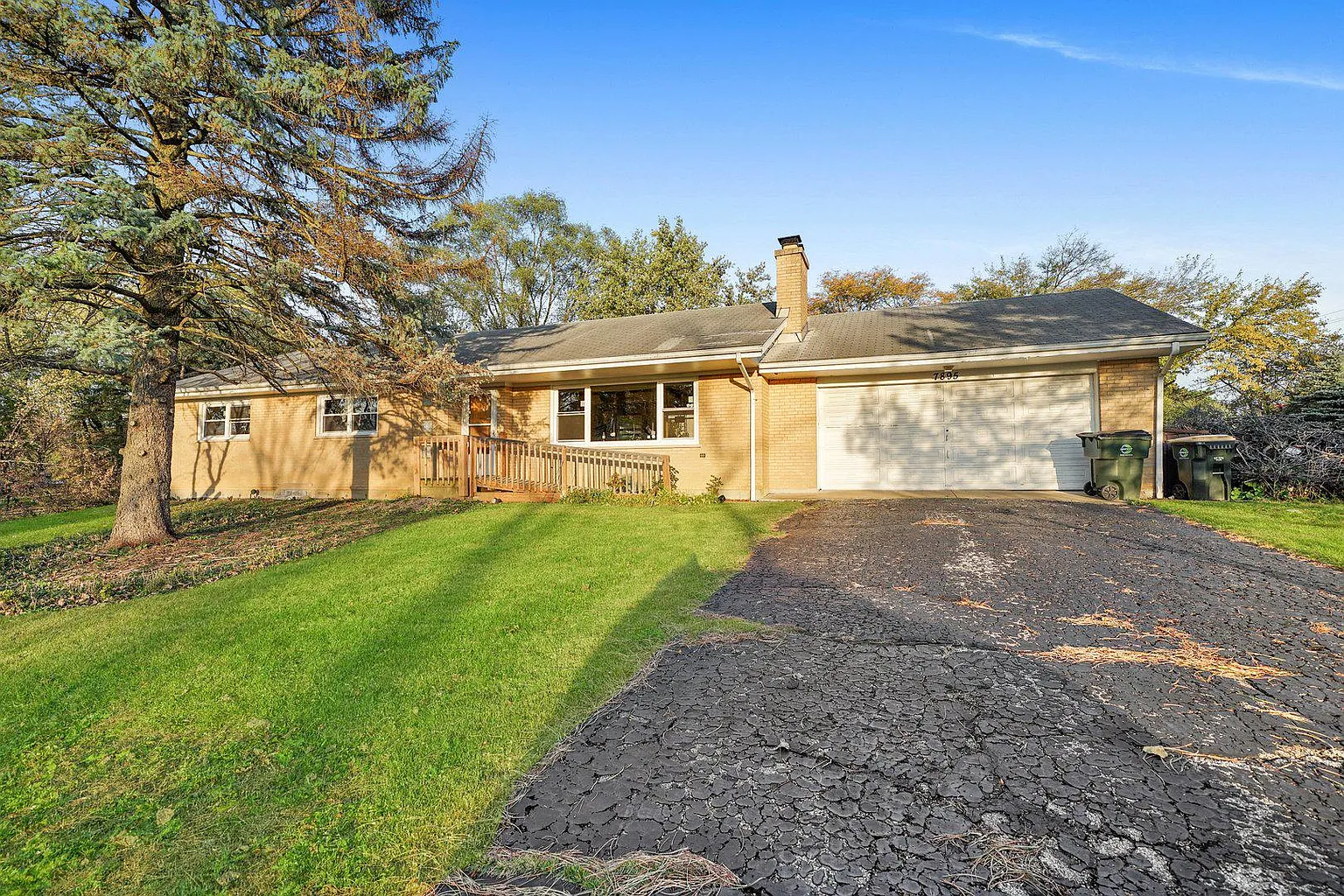 7895 Circle Dr photo 1