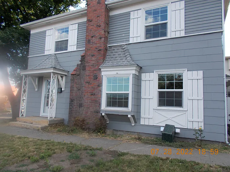204 E 1st St #204 — Photo 10