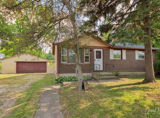 527 W Rollins Rd, Round Lake Beach, IL 60073