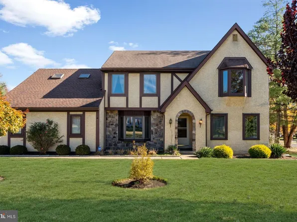 2015 Butternut Dr, Huntingdon Valley, PA 19006