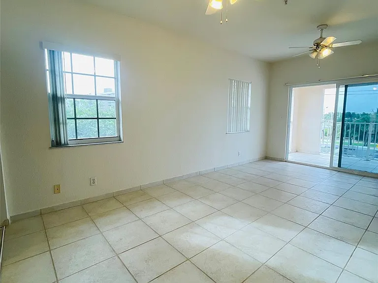 2605 Bay Dr — Photo 28